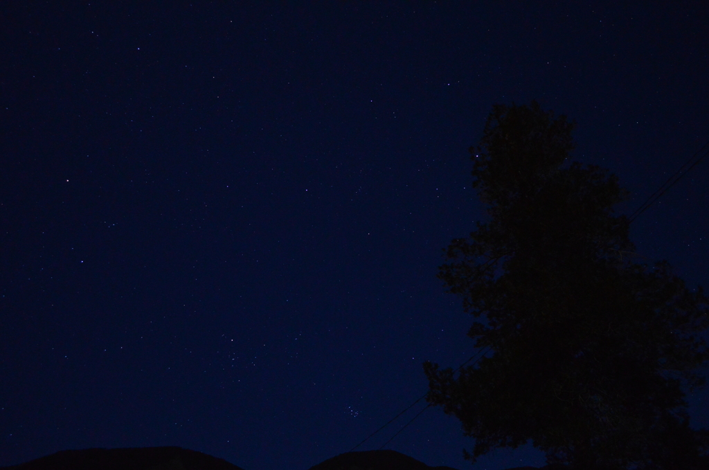 すばるの輝く星空