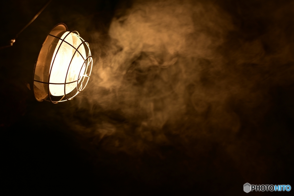 灯りと煙
