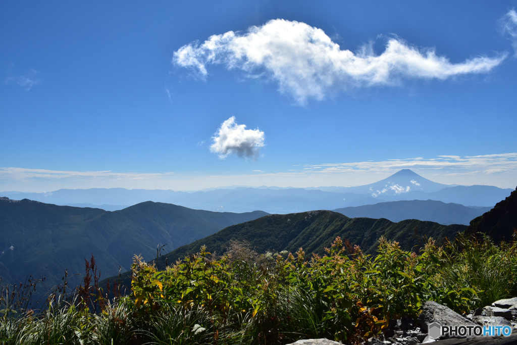 日本一の稜線から眺める富士