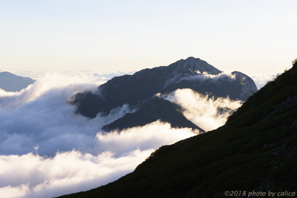 雲を纏う甲斐駒ヶ岳