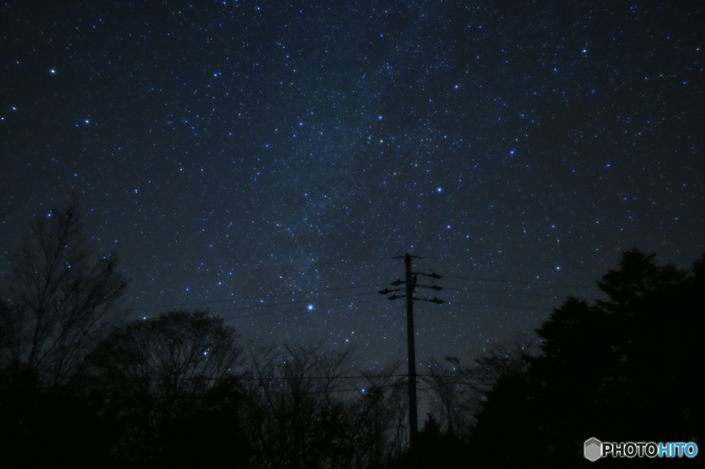静かに輝く星々