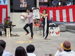 似てたから、踊りだした。