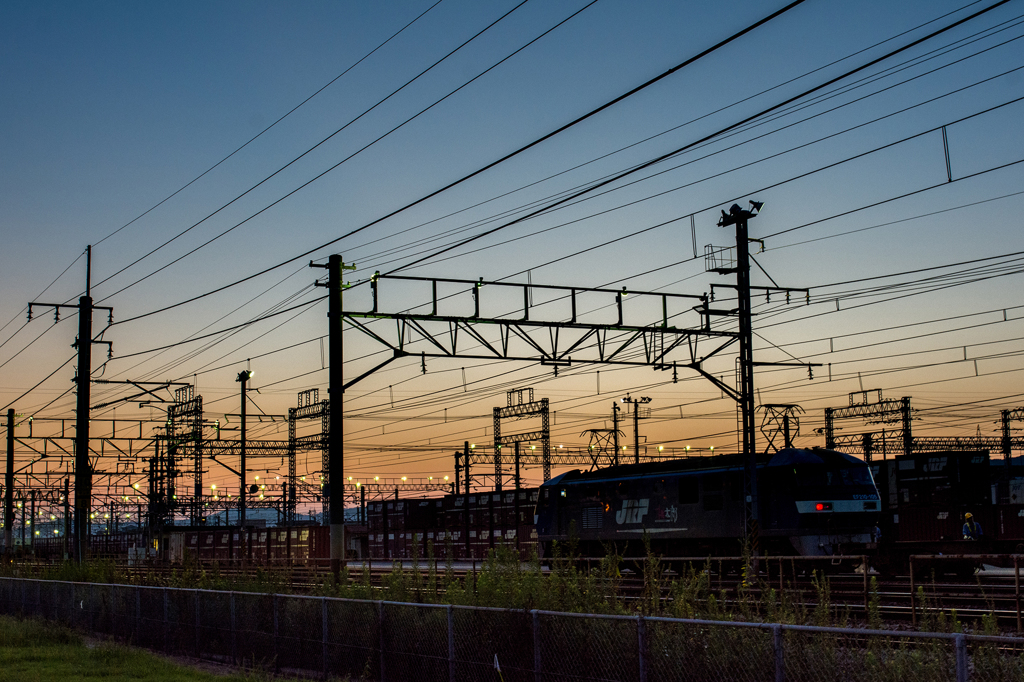 車庫の夕景