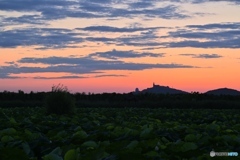 教会と夕暮れ