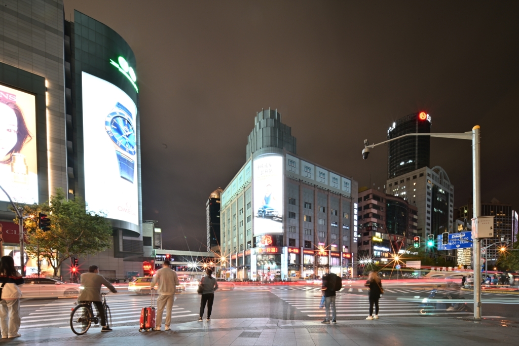 夜の交差点