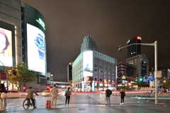 夜の交差点