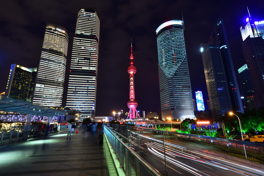 中秋節　上海の電波塔