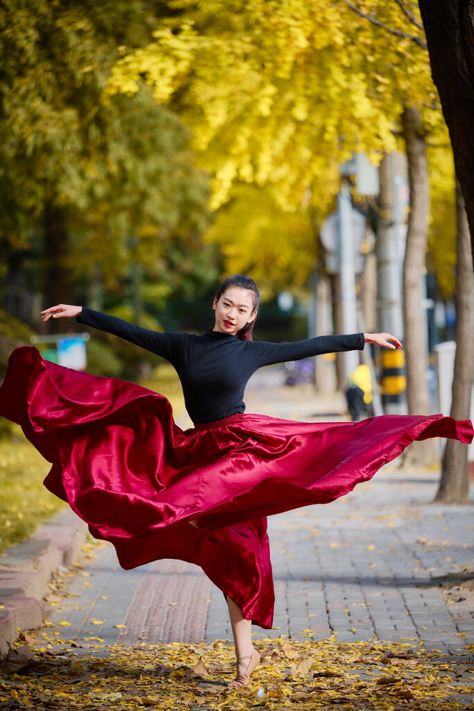 秋を踊る
