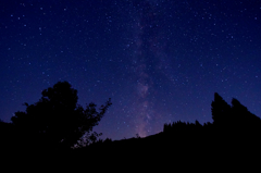 星が昇る空