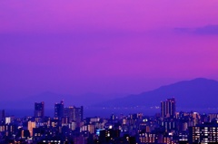 夕刻の都市