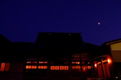 夜に構える高龍寺