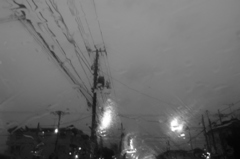 雨　空　電線