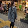 新宿　歩く女性