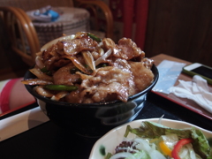 豚丼うまそう。