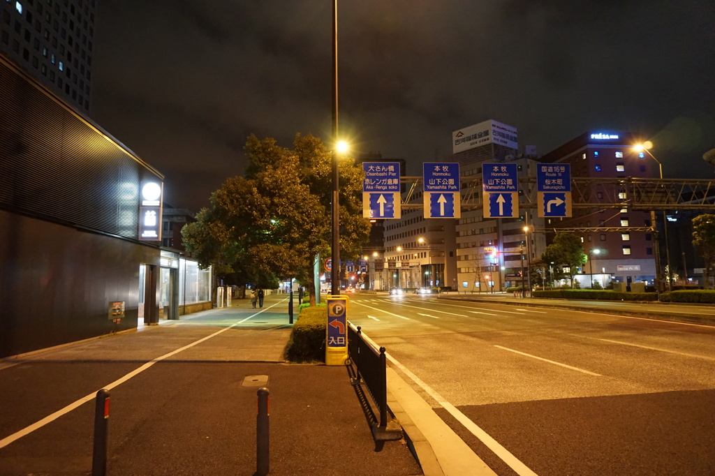 馬車道駅前