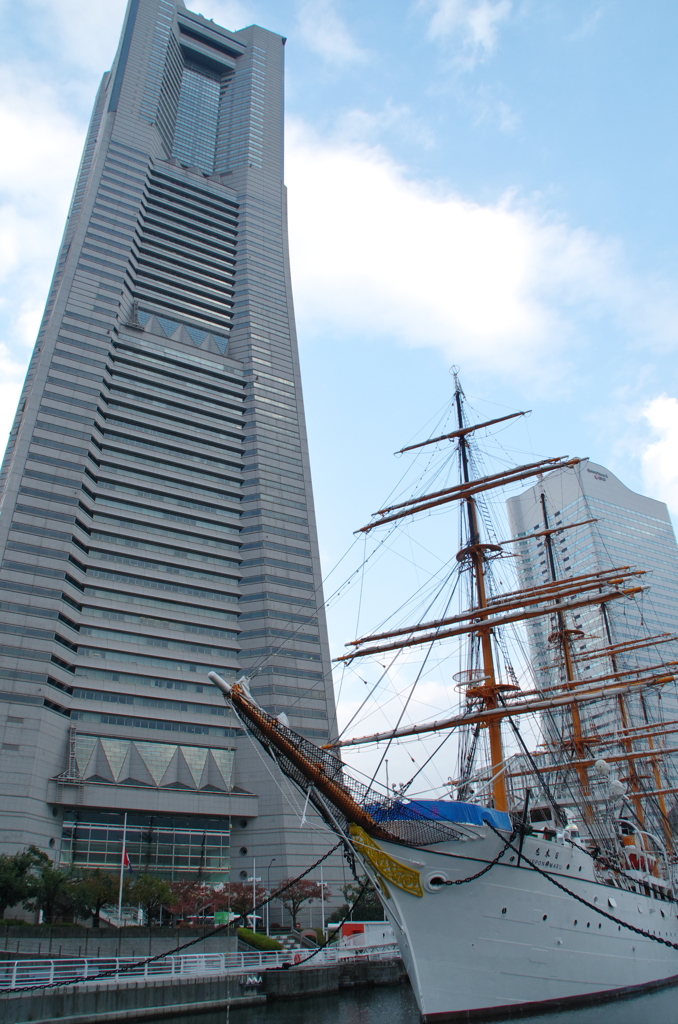 ランドマークと日本丸