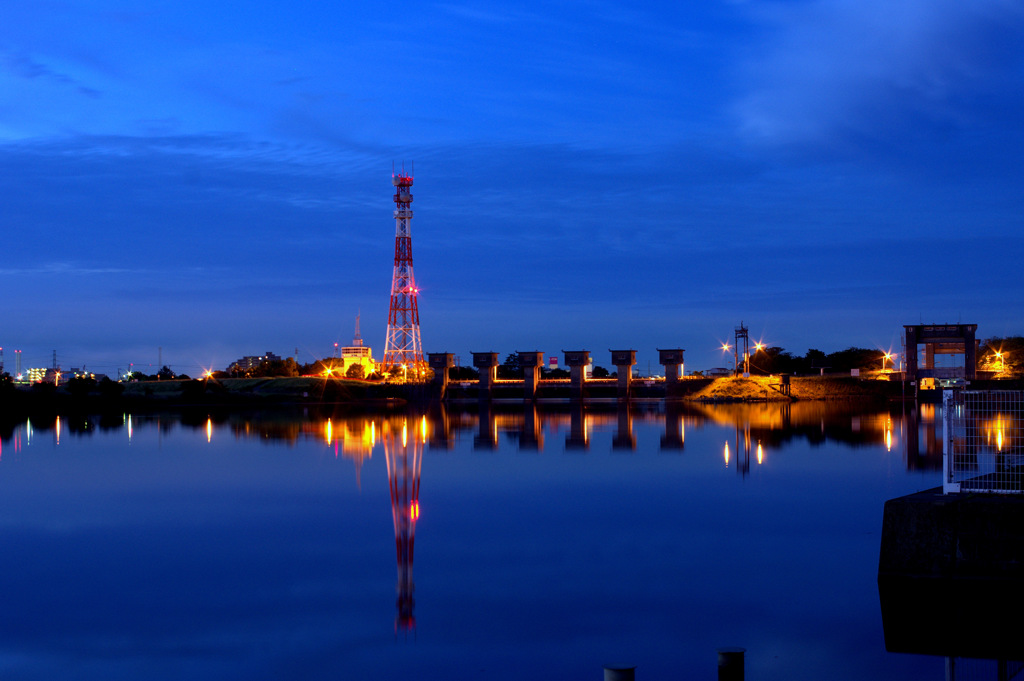 夜明け前の篠崎水門