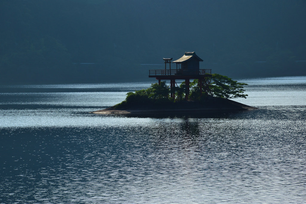 銀山湖の朝