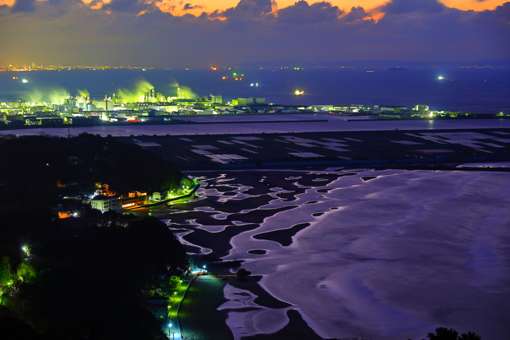 夜明け前の干潟