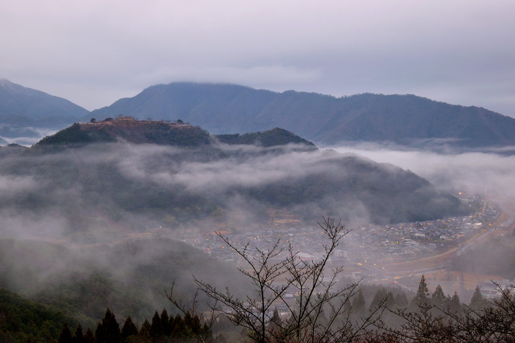 竹田城跡　雲海うっすらと
