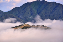 竹田城跡　雲海乱れて