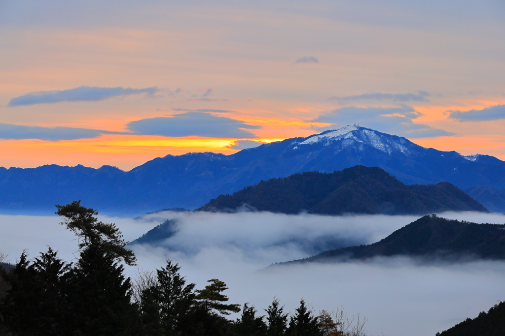 粟鹿山