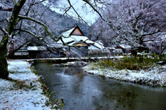 千年家　ちょっぴり雪化粧