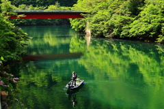 新緑の銀山湖