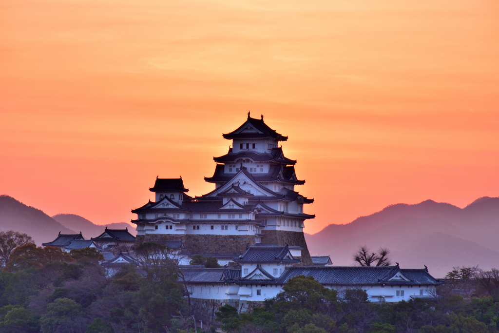 姫路城　朝焼け