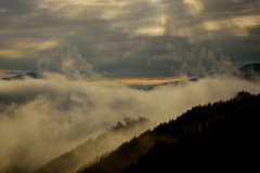 竹田城跡？　雲海乱れる