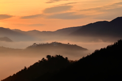竹田城跡　少し靄がかかって