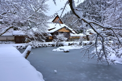 雪の千年家
