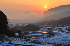 虎臥城大橋　日の出