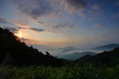 竹田城跡　遠い日の出