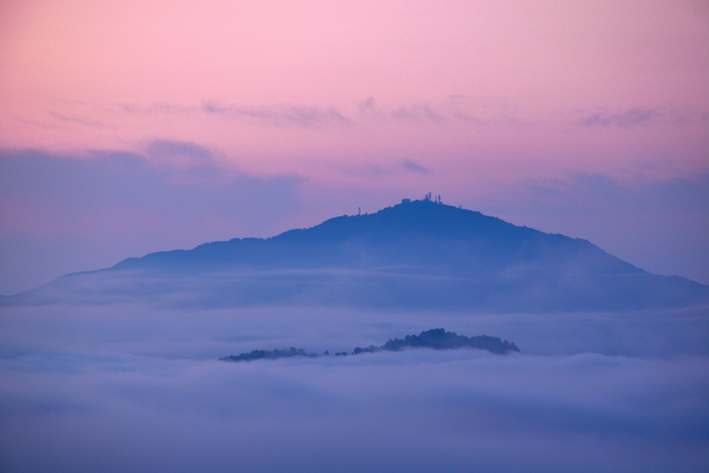 粟鹿山と手前金梨山