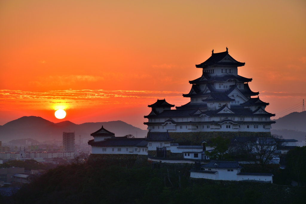 姫路城　日の出