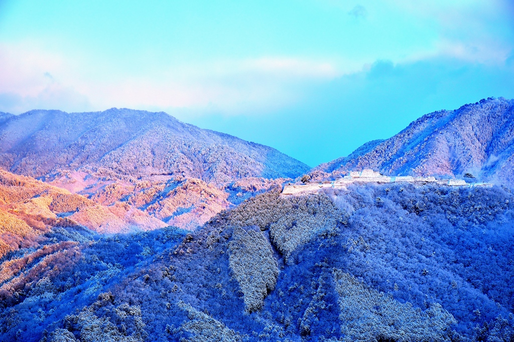 雪の竹田城跡