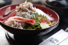 その名も「海鮮丼」