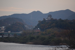 木曽川と国宝犬山城