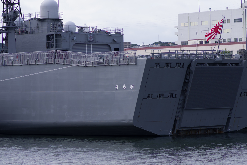 横須賀自衛隊基地　