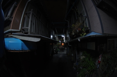 続く路地裏