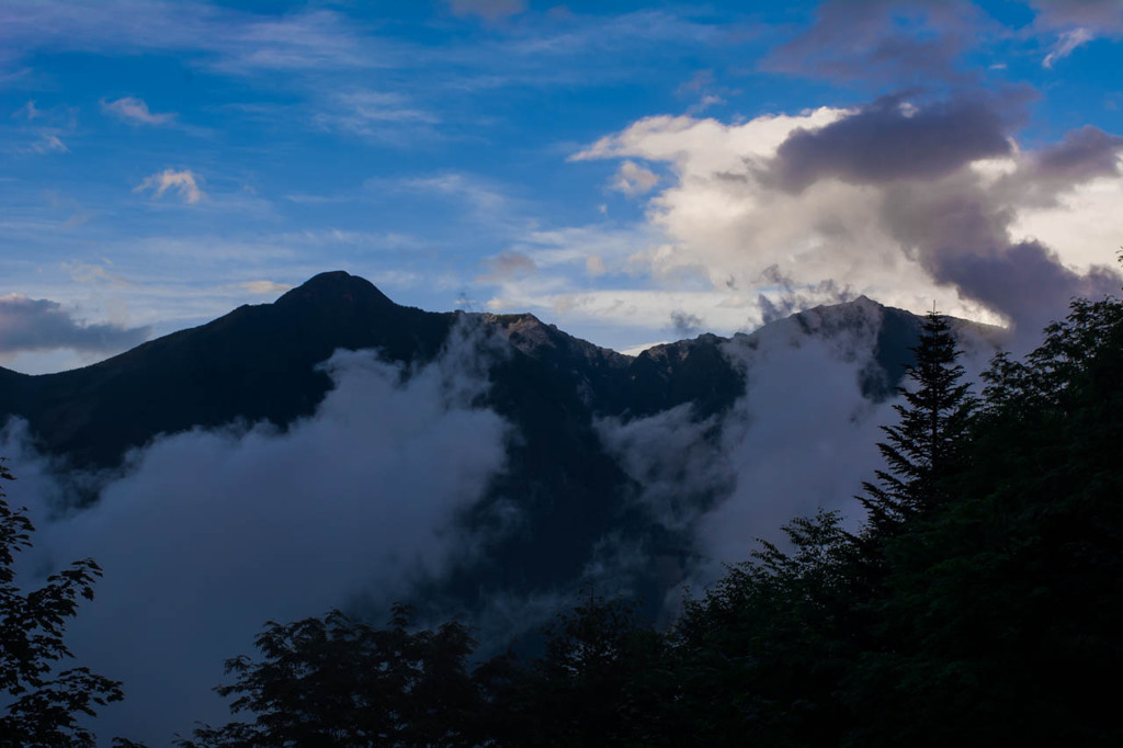 御池小屋より望む鳳凰三山