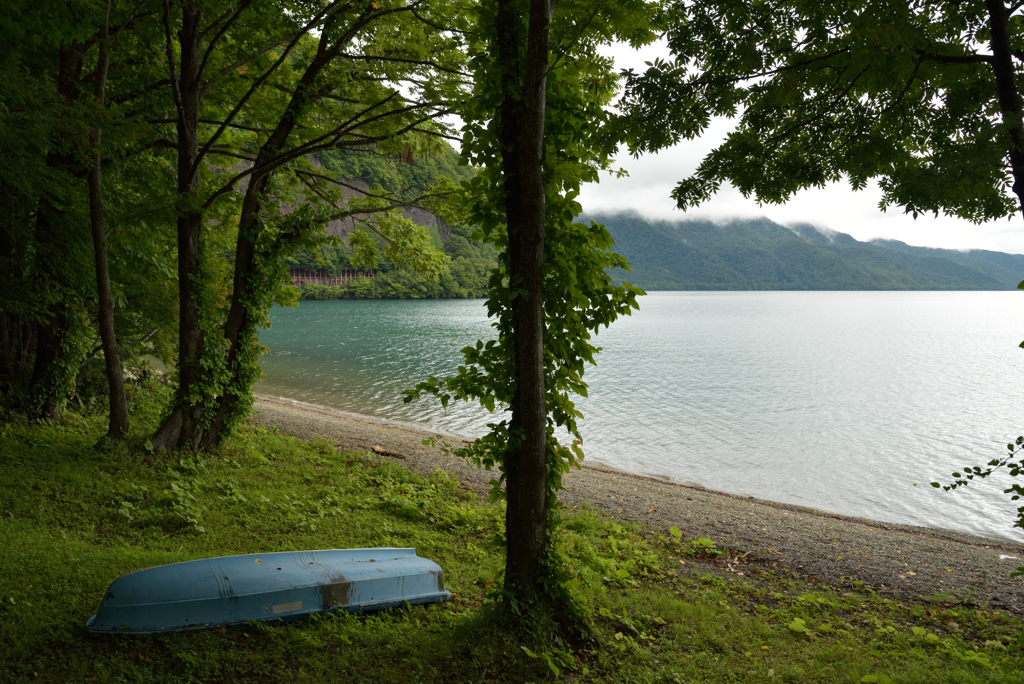 湖畔