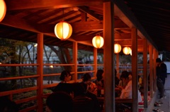 「夜の赤提灯」