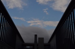 「鉄筋コンクリートと空」