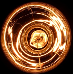 「まともに見れない」