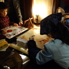 飴を待つ少年