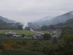 煙る山里　　　　　P1000743