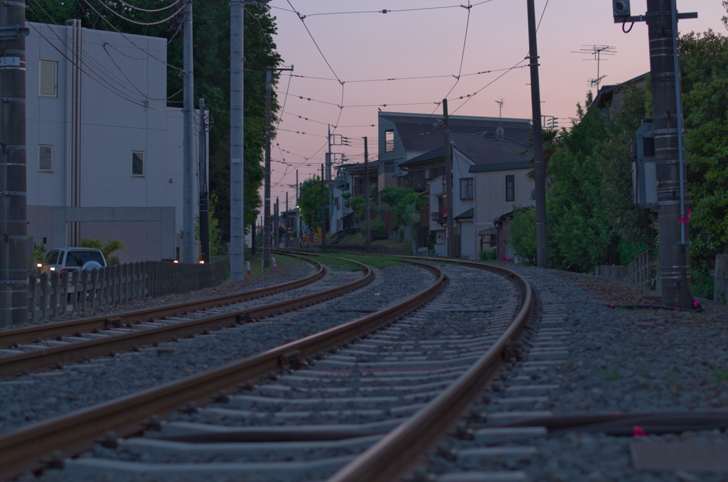 夕暮れ時の線路