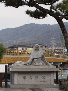 紫式部像
